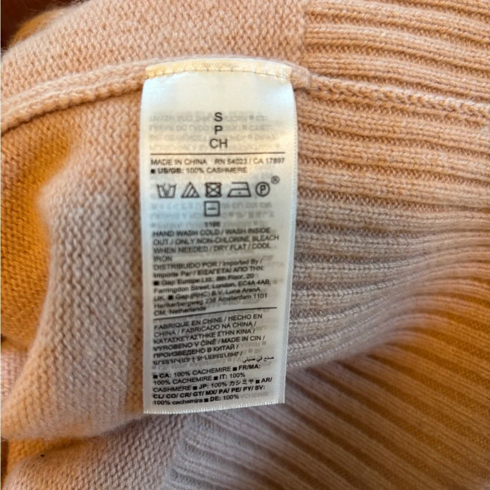 Cashmere Banana Republic light pink sweater, small - Picture 9 of 9